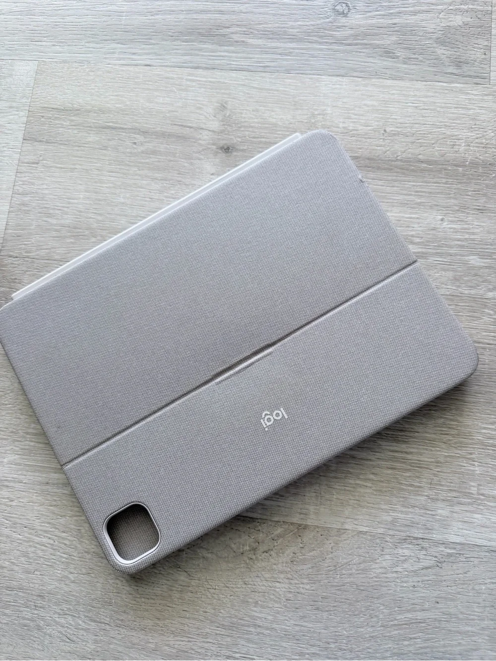 Logitech Combo Touch | iPad Pro 11 inch (1-4th Gen) | Sand